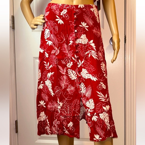 NWT Active USA 2 Piece Set Top & Skirt- Red with White floral- Size Small - Picture 3 of 11